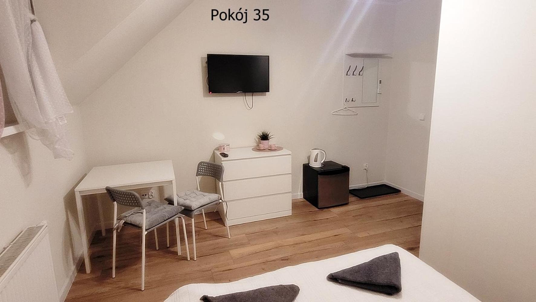 Pod Debem Bed & Breakfast Криница Морска Екстериор снимка